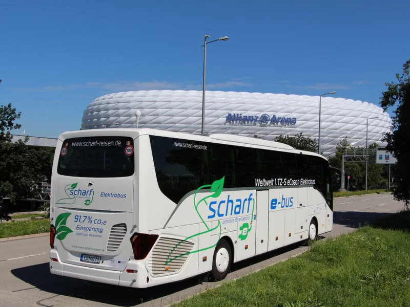 Weltweit 1. TZ-S eCoach Elektroreisebus / Bild 2